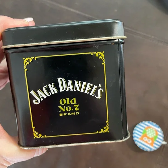 Jack Daniel’s Tin- VGUC - Picture 4 of 8